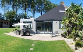 Holiday cottage with sauna in Zeeland